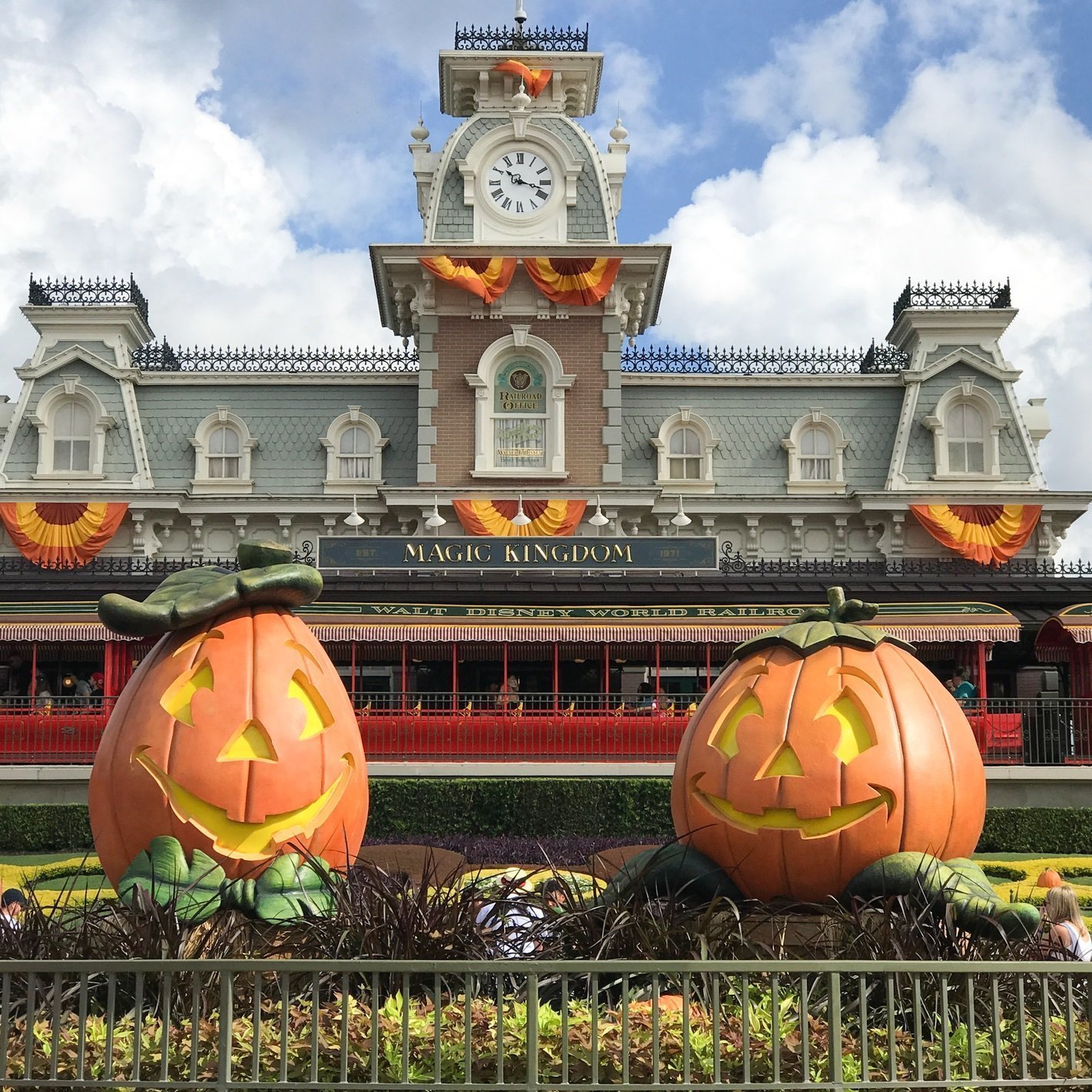 Disney Magic Kingdom Fall Decorations Entrance